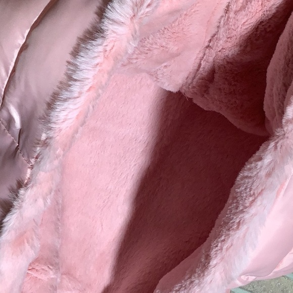 Justice NEW - Sz 18/20 yrs - reversible pink plush vest - rose asymmetric zipper - Picture 5 of 6